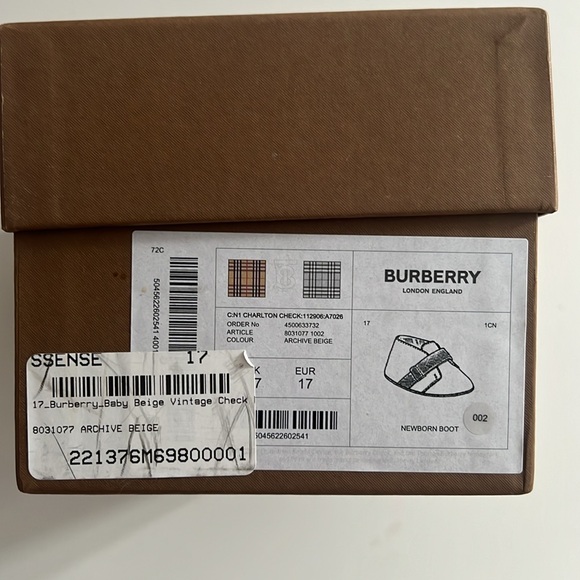 Burberry shoes size 2 - Picture 6 of 6